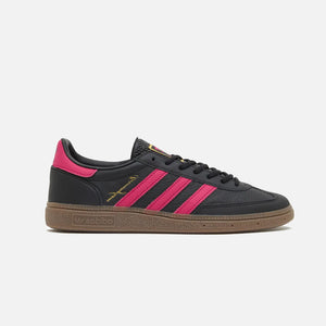 size? x adidas Birmingham City Series 25th Anniversary Black sneaker in pink suede with gum sole and gold branding, side view