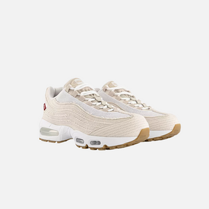 Levi’s x Nike Air Max 95 OG Light Orewood Brown side view, neutral denim and suede upper, limited edition Nike collaboration, premium lifestyle and streetwear sneakers.